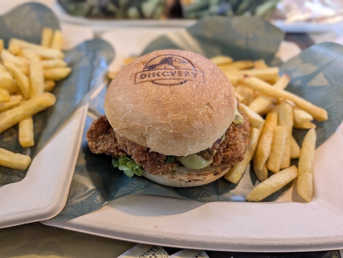 ディスカバリーレストランのバーガー
