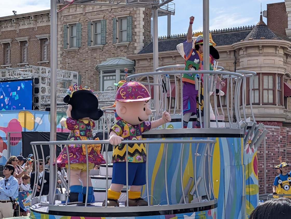 パレード スヌーピー&チャーリーブラウンのフロート