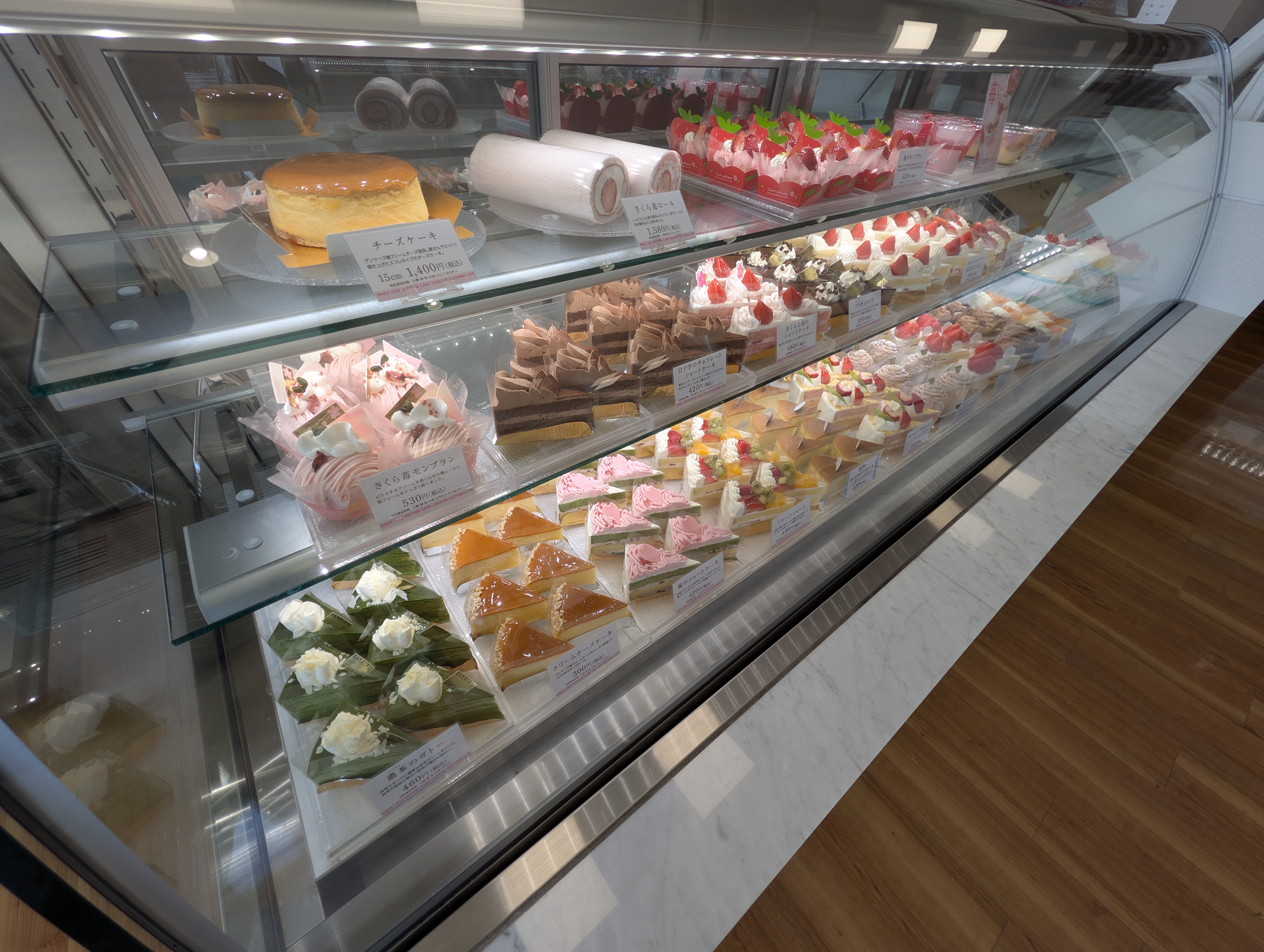 ケーキショーケース2