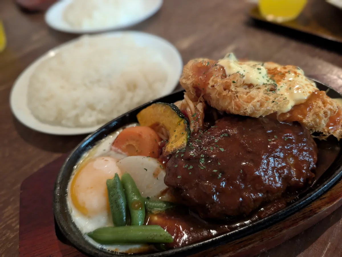 ハンバーグ&カニクリームコロッケ