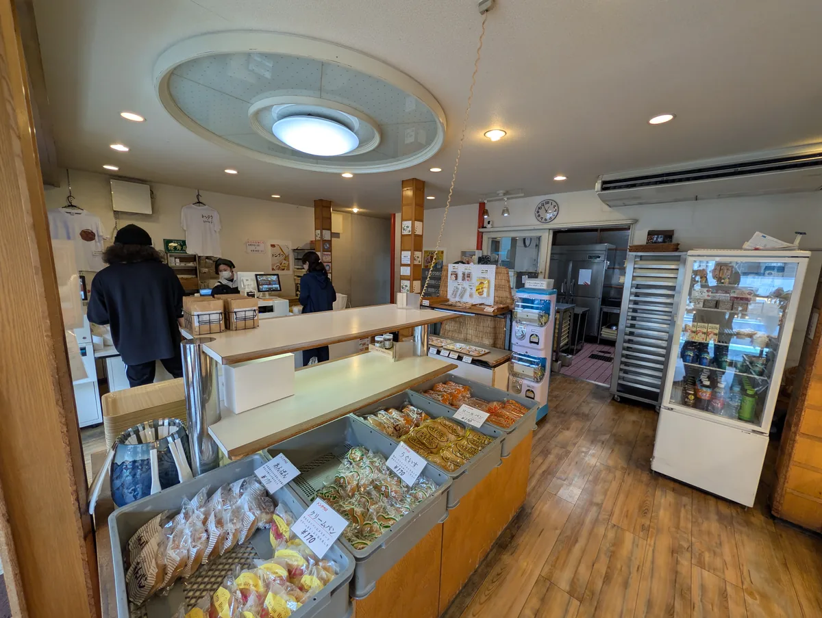 ベーカリー トングウの店内